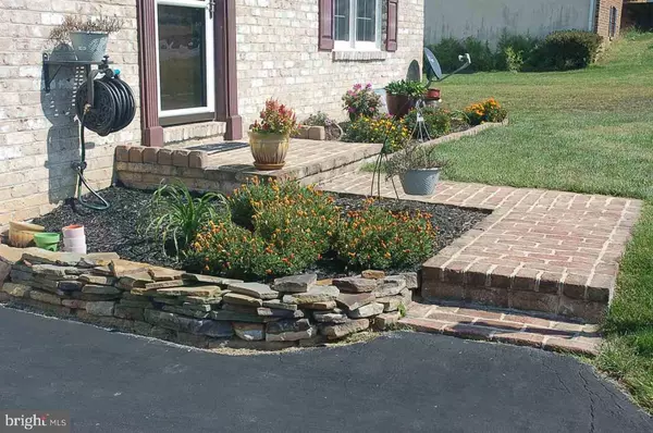 Hanover, PA 17331,225 CLOVER LN