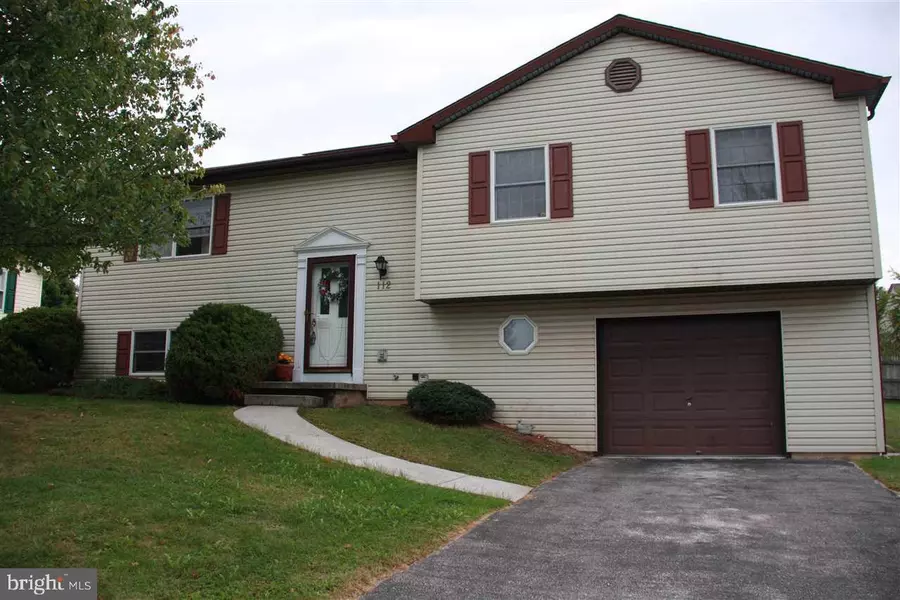 112 LION DR, Hanover, PA 17331