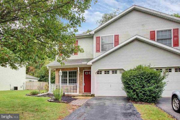 2866 ROBIN RD, York, PA 17404