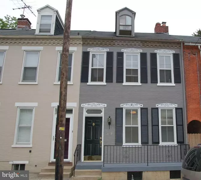 347 E CHESTNUT ST, Lancaster, PA 17602