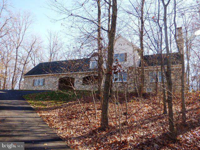 805 ALDINGER DR, Dallastown, PA 17313