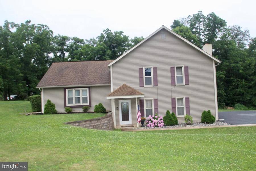 96 GARILEE LN, Elizabethtown, PA 17022