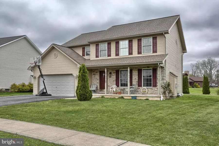 37 CREEK DR, Fredericksburg, PA 17026