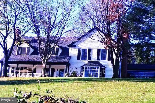 6321 HOFF RD, Spring Grove, PA 17362