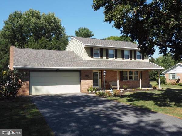 1271 DONEGAL SPRINGS RD, Mount Joy, PA 17552