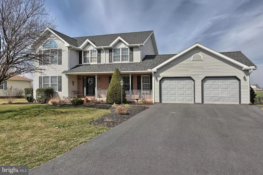 38 EASTFIELD DR, Lebanon, PA 17042