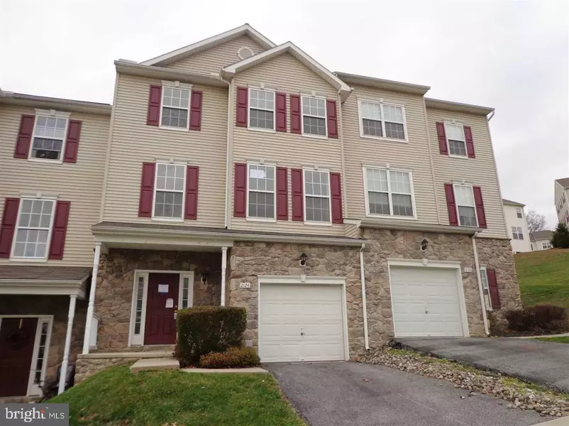 2124 MAPLE CREST BLVD, York, PA 17406