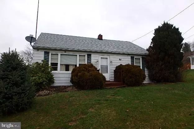 115 MAIN ST, Seven Valleys, PA 17360
