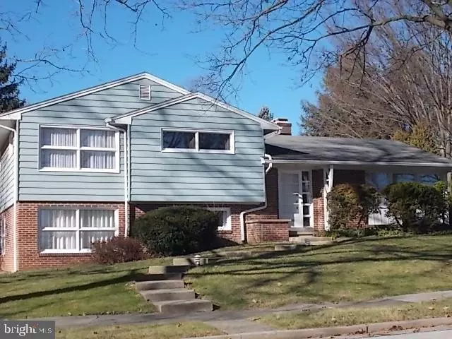 1100 E WALNUT ST, Hanover, PA 17331