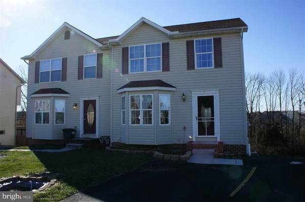 53 HEMLOCK DR, Hanover, PA 17331