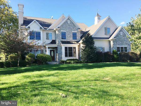 19 WINDSOR LN, Lititz, PA 17543