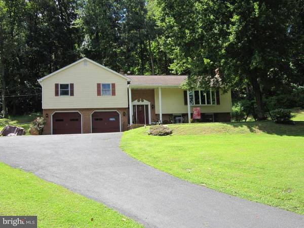 1350 SPRINGVILLE RD, East Earl, PA 17519