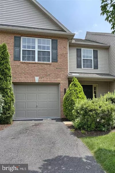 1112 CROSS CREEK DR, Mechanicsburg, PA 17050