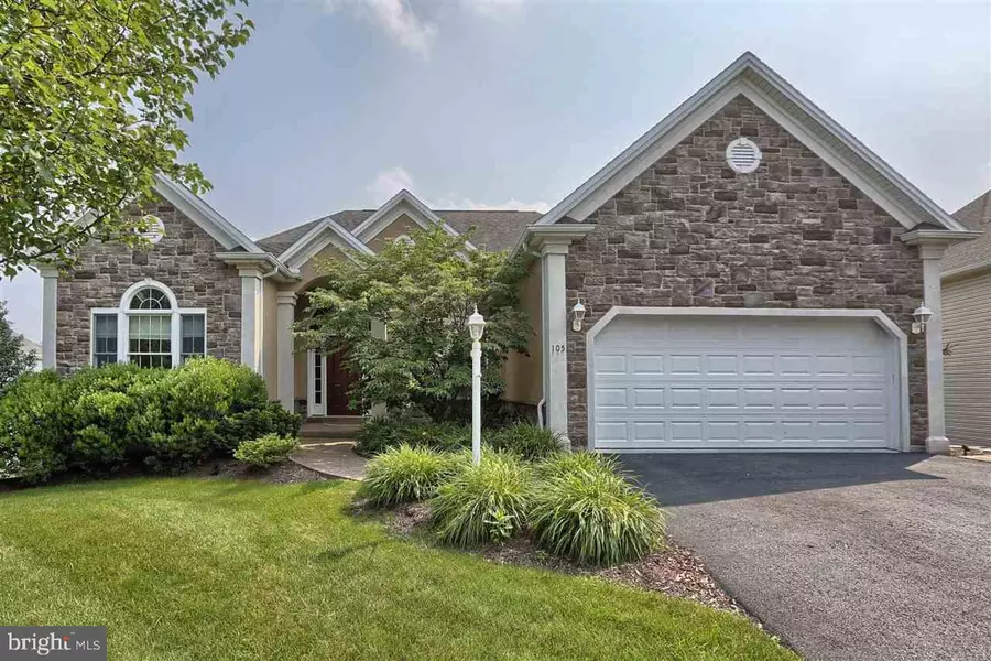 105 WINDRUSH LN, Mechanicsburg, PA 17055