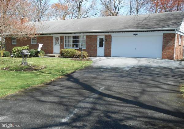 1666 SHUMAKER RD, Manheim, PA 17545