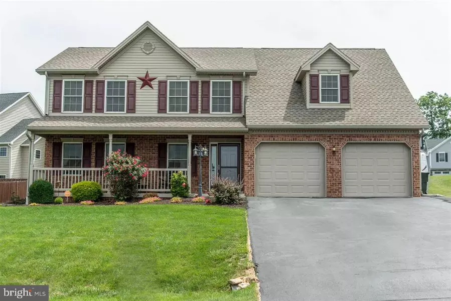 14 FEATHER DR, Shippensburg, PA 17257