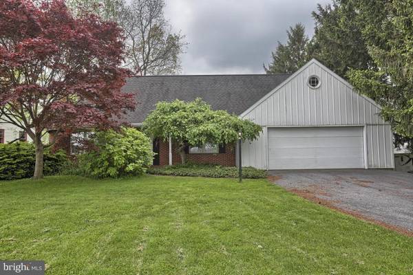 42 CENTER SQUARE RD, Leola, PA 17540