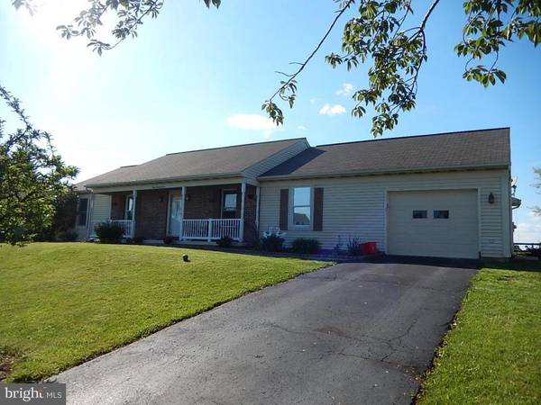 New Holland, PA 17557,327 DOGWOOD LN