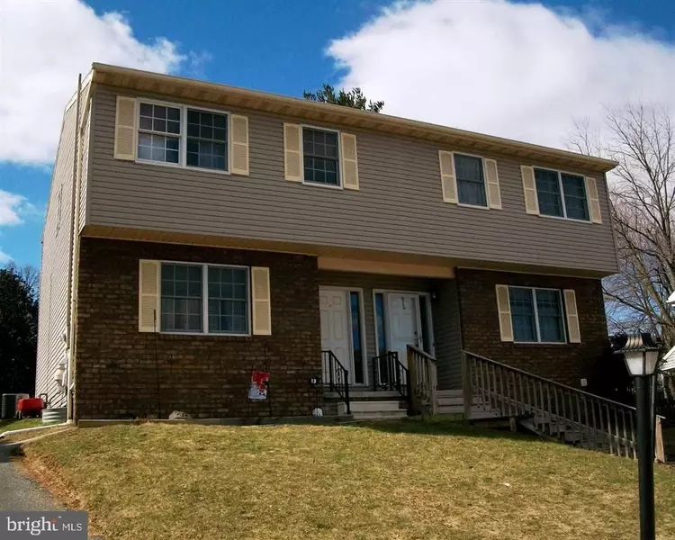 13 PINEWOOD CIR, Hanover, PA 17331