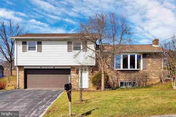 431 ALLEGHENY DR, York Twp, PA 17402