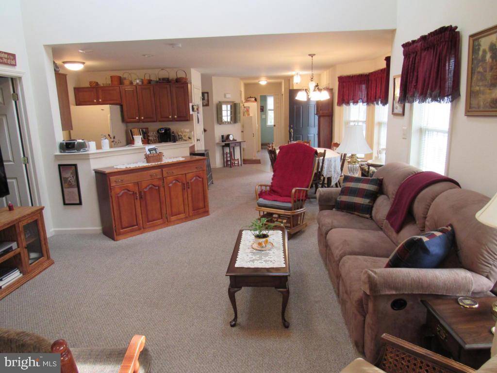 New Holland, PA 17557,206 S BROOKEFIELD LN