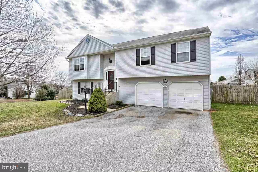 7 RIDGEWOOD AVE, Felton, PA 17322