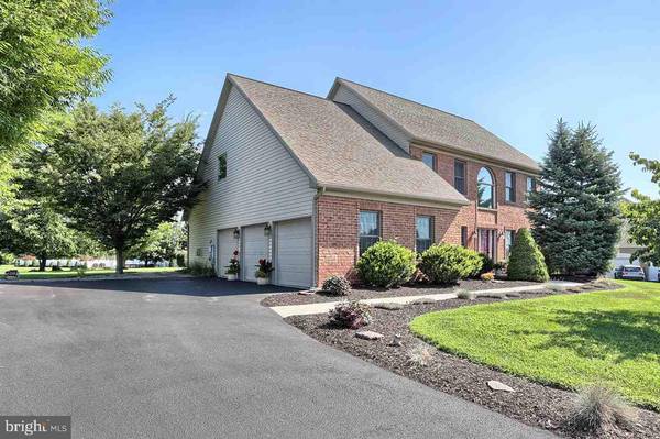 4 CLAIRBURN DR, Mechanicsburg, PA 17050