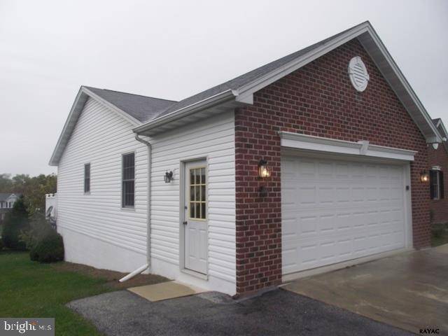 Littlestown, PA 17340,18 TRENTON CT