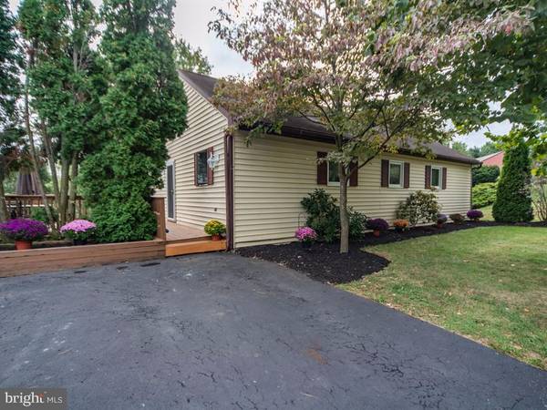 3 LISSANN LN, Lititz, PA 17543