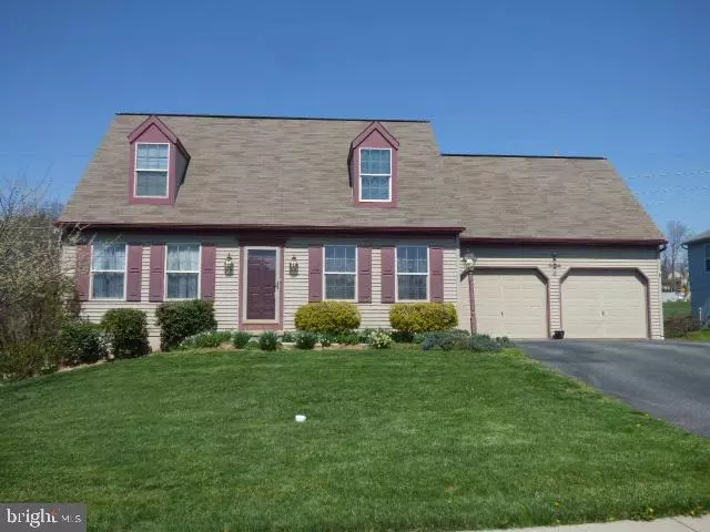 695 STERLING DR, Red Lion, PA 17356