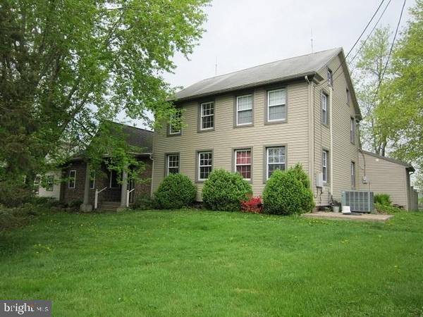 95 S PEARTOWN RD, Denver, PA 17517