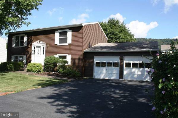 Harrisburg, PA 17112,2748 MASSACHUSETTS CT