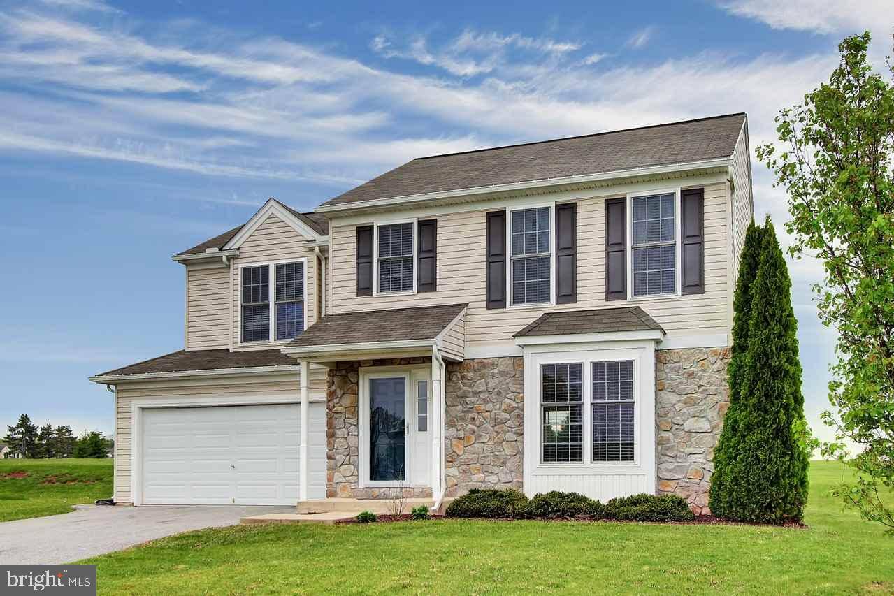105 THOMAS DR, York, PA 17404