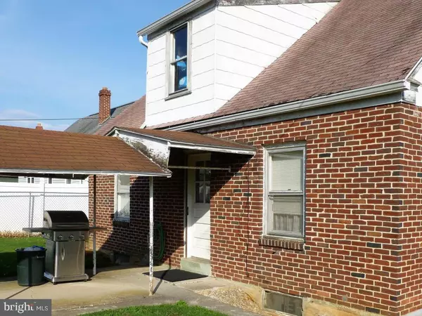 Palmyra, PA 17078,427 W OAK ST