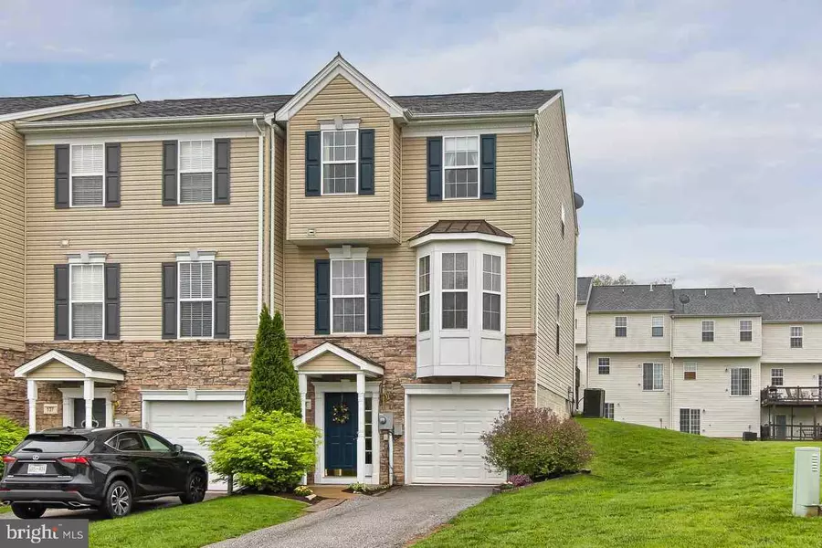 135 BRUAW DR, York, PA 17406