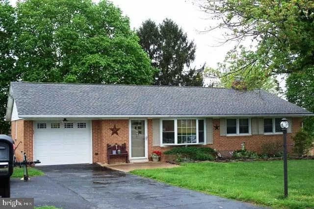 20 WOODLAND DR, Jacobus, PA 17407