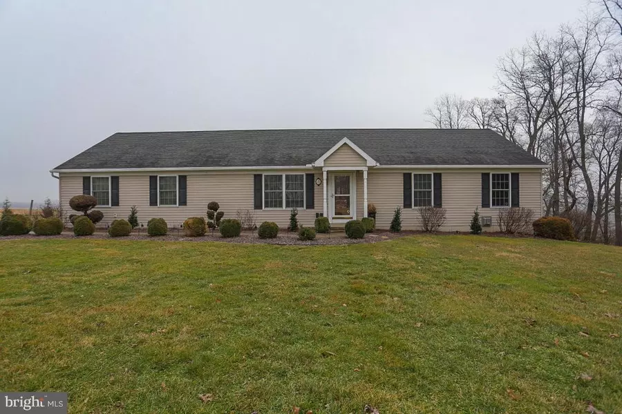 3 DOGWOOD RD, Kirkwood, PA 17536