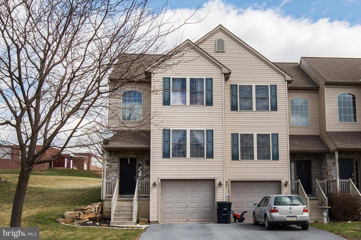 35 CHICKADEE CIR, Leola, PA 17540