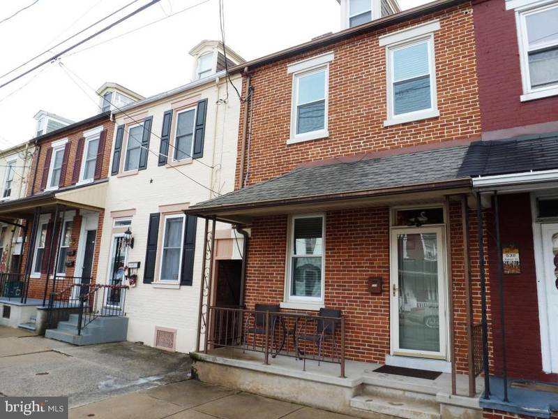 532 WALNUT ST, Columbia, PA 17512