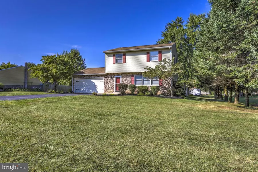 86 PINE TREE DR, Columbia, PA 17512