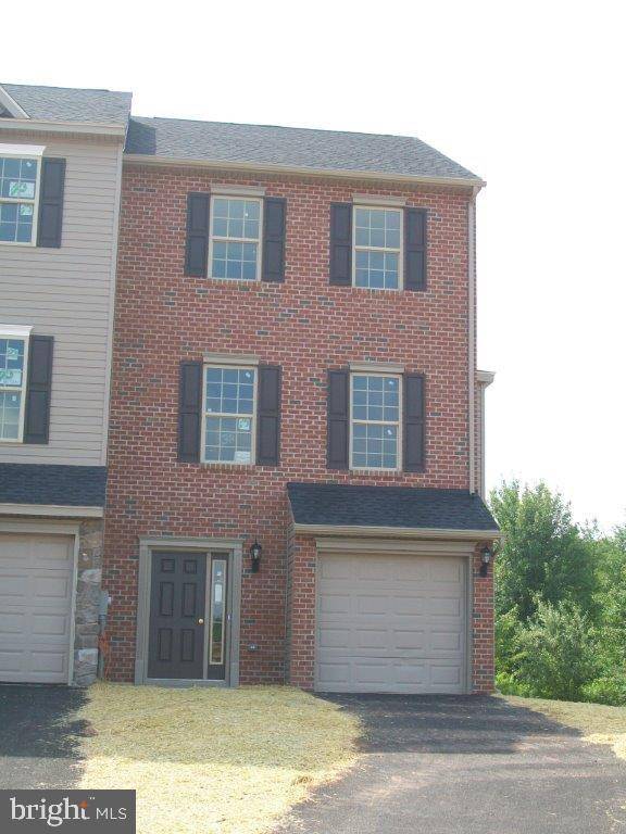 116 KATELYN DR #33, New Oxford, PA 17350