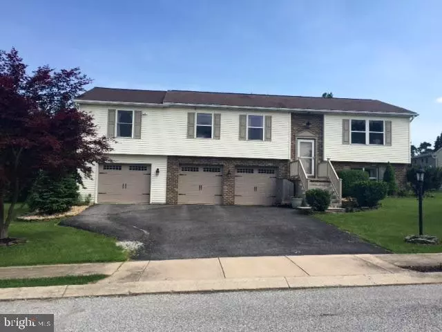 105 BRITTANY CT, Red Lion, PA 17356