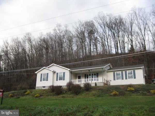 687 W HOLLOW RD, Middleburg, PA 17842