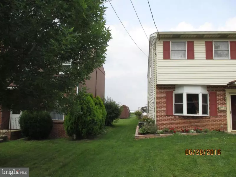 1385 APPLE ST, Ephrata, PA 17522