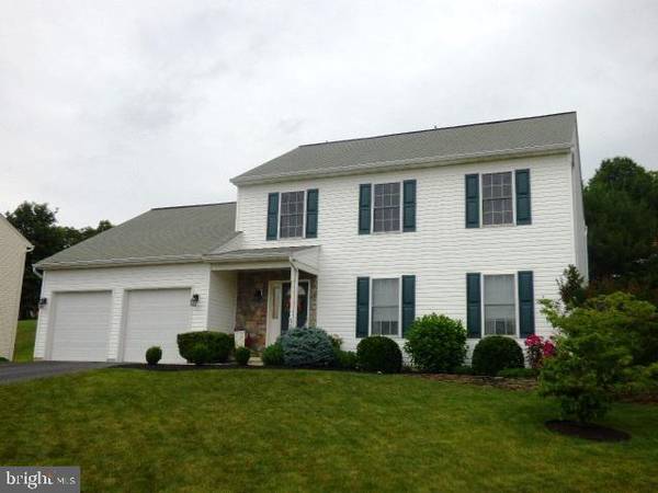 550 SILVER MAPLE CT, Mt Wolf, PA 17347