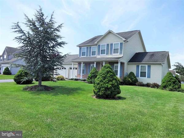 35 S ALLWOOD DR, Hanover, PA 17331