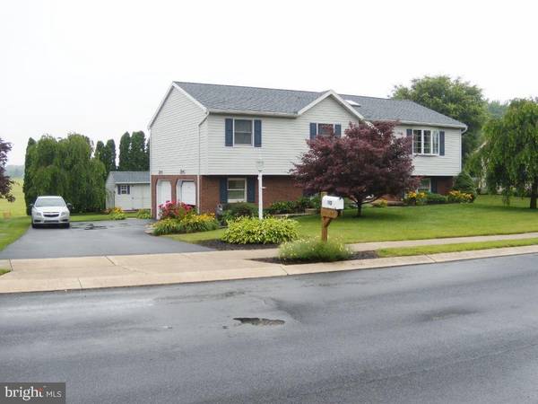 180 STEFFIE DR, Mt Wolf, PA 17347