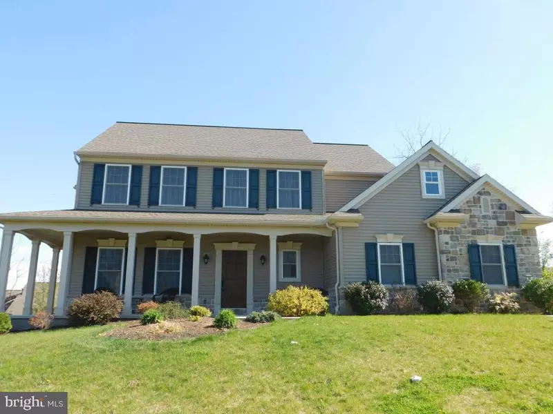 6 FALCON CIR, Lebanon, PA 17042