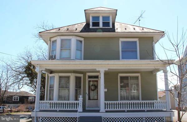 362 E MAIN ST, New Holland, PA 17557