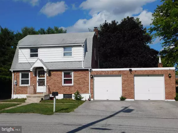 2737 CLEAR SPRINGS BLVD, York, PA 17406